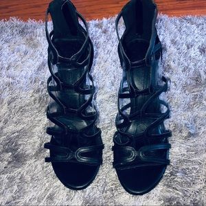 *LAST CHANCE* Strappy black heels
